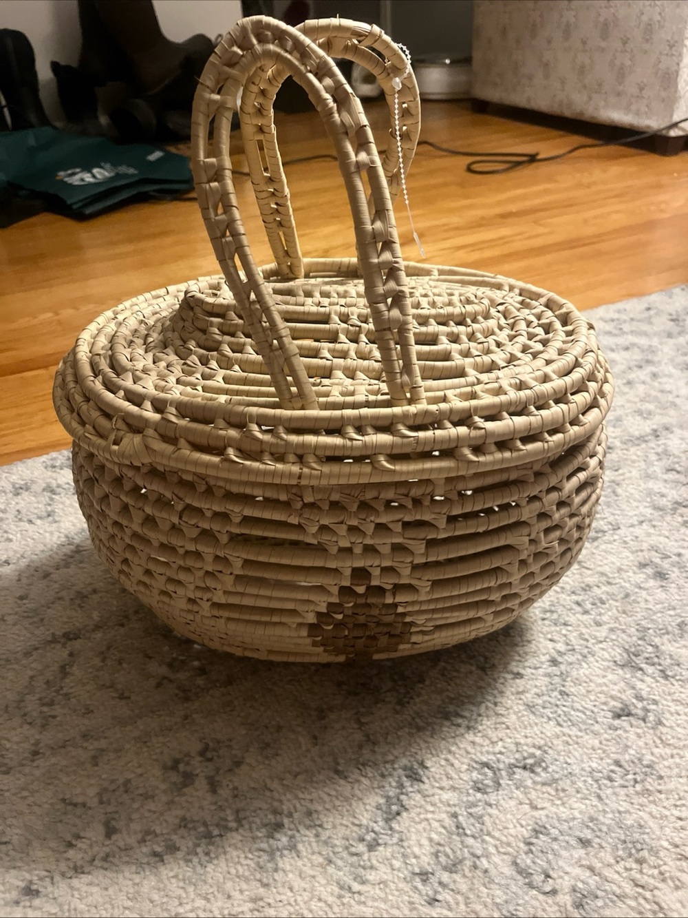 Large Straw Basket With Handles And Lid Handmade Picnic / Storage Oval Shape